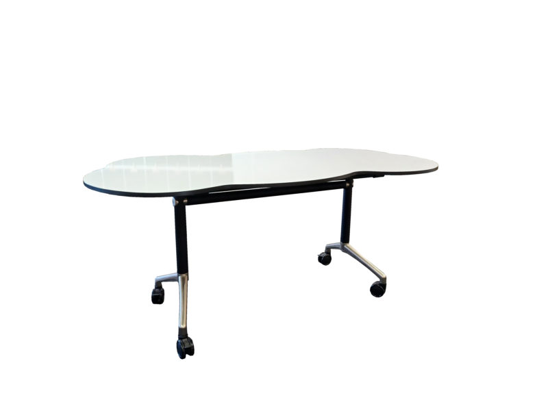 441021 - Huddle flip table
